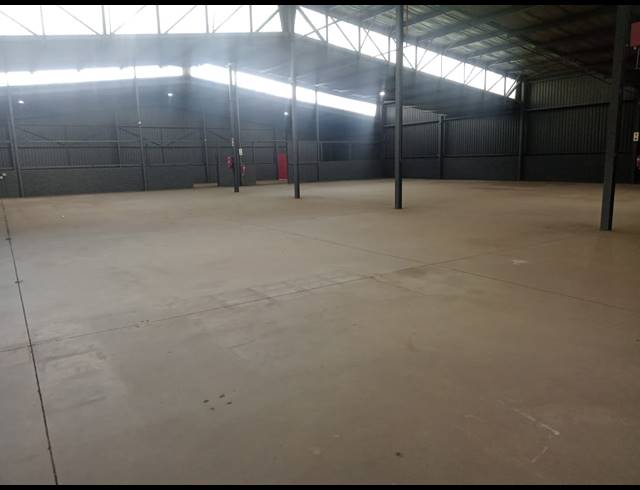 2,400M² WAREHOUSE TO LET IN WADEVILLE
